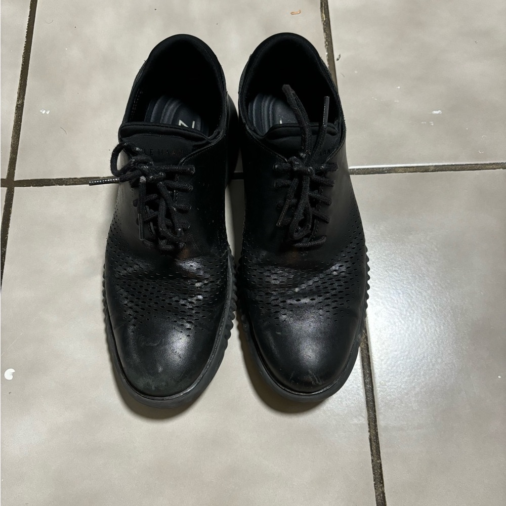 Cole hann zerogrand black shoes good condition